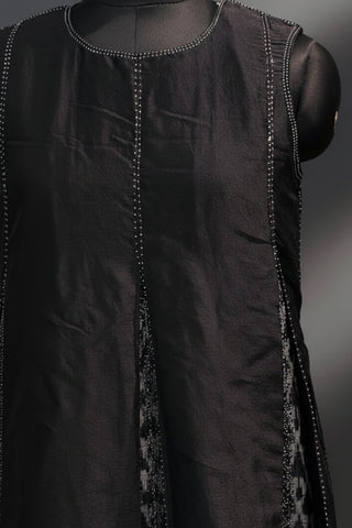 Black ikat silk pleated dress