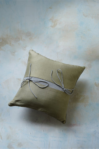 Double-sided and pure silk cushion cover with back ties